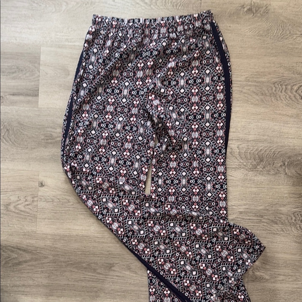 Geometric Patterned Lounge Pants